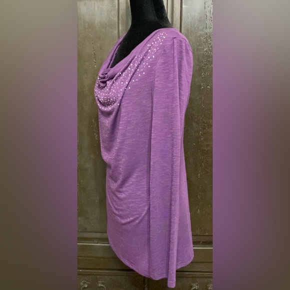 Jewels & Gems OS purple Tunic w/swoop & rhinestone - Size Medium - Picture 2 of 9